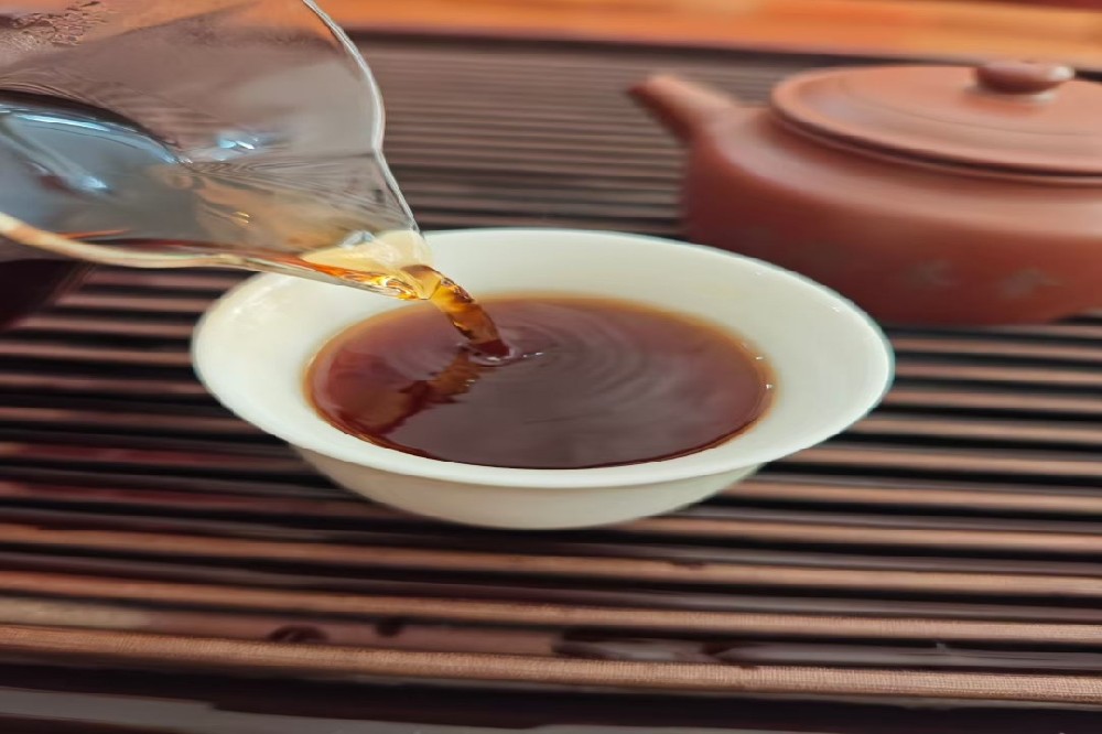 六堡茶确切茶类归属：从工艺到标准，解码黑茶核心基因与山塘岐的品质坚守