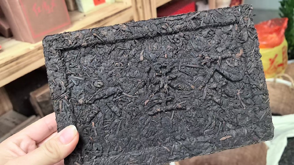 特级原料：成就山塘岐六堡茶卓越品质的基石