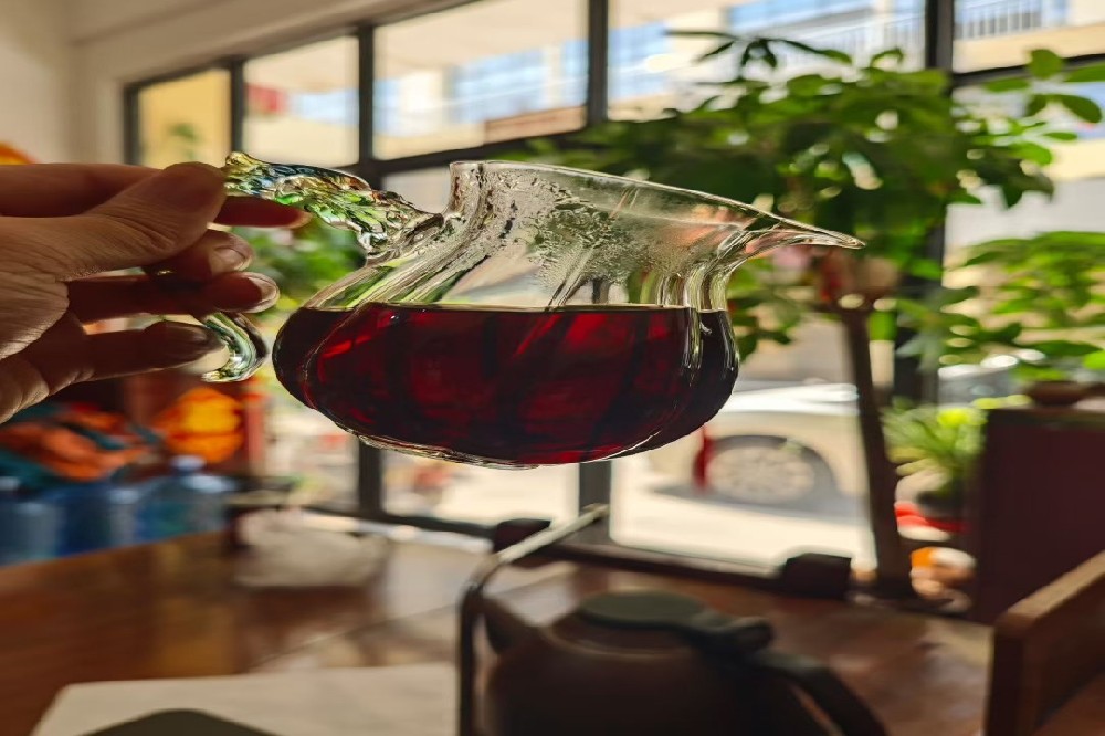 寻味两千年：从汉代贡茶到山塘岐六堡茶的传承之旅