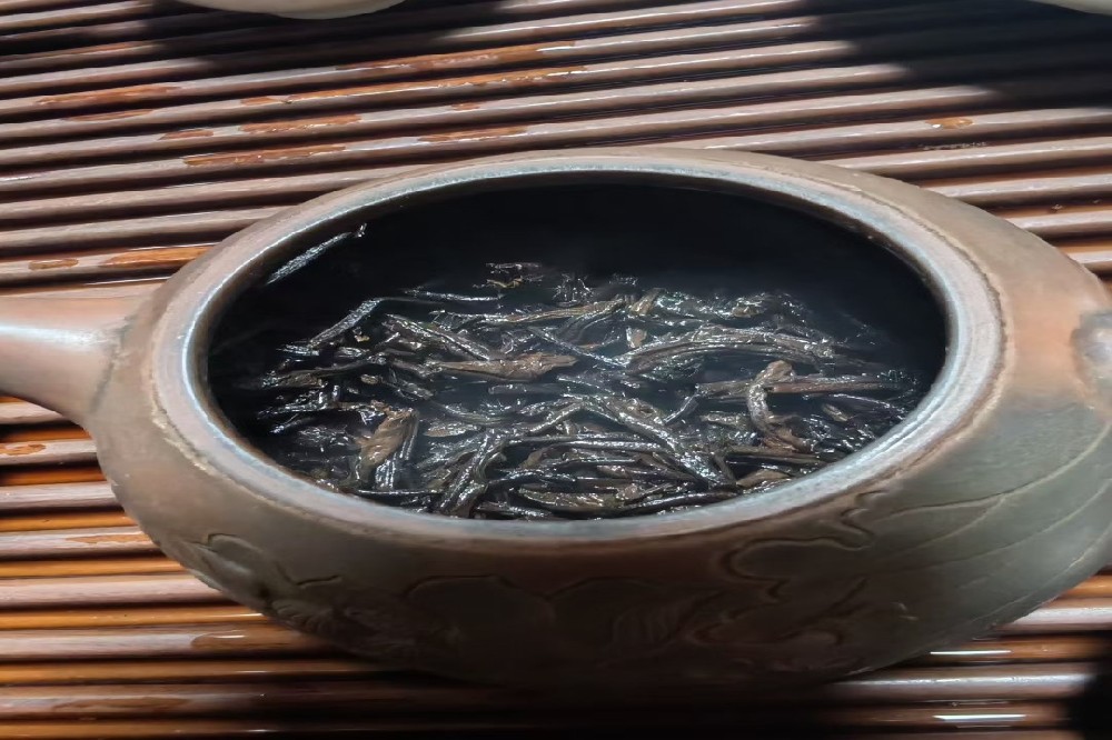 十年陈六堡茶:时光沉淀的自然之味,源自苍梧六堡核心产区